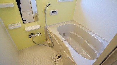 バス・シャワールーム　落ち着いた空間のお風呂です