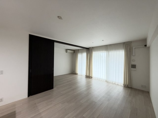 アネシア八事高峯シティテラスの居間写真