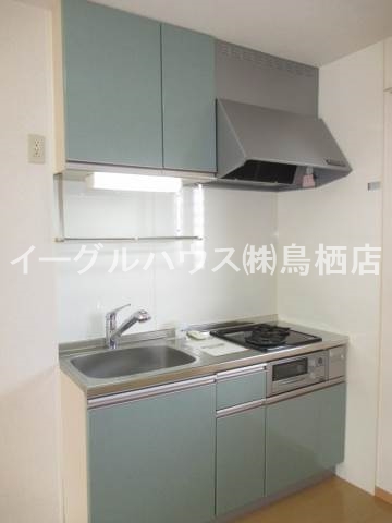 キッチン　清潔感あるシステムキッチン