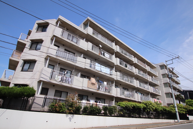 建物外観　重厚感ある外観ですね