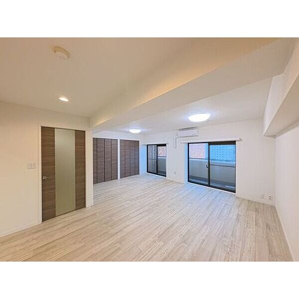 ライオンズマンション荒町の居間写真