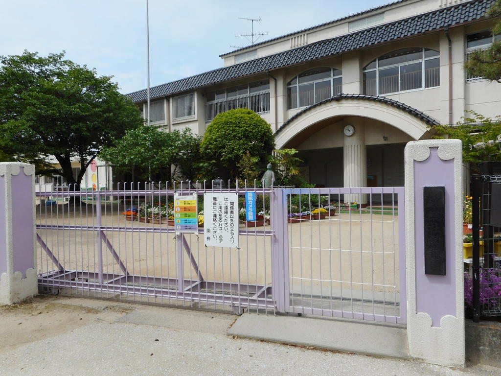 【総社市小寺のアパートの幼稚園・保育園】