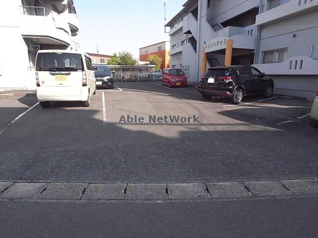 【岐阜市本荘のマンションの駐車場】