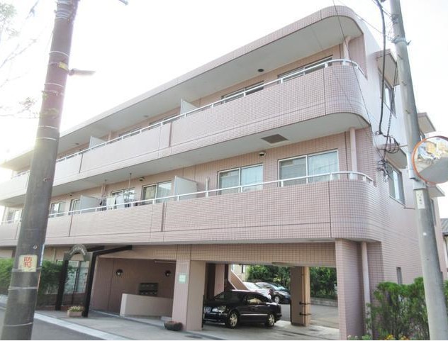 横浜市神奈川区高島台のマンションの建物外観