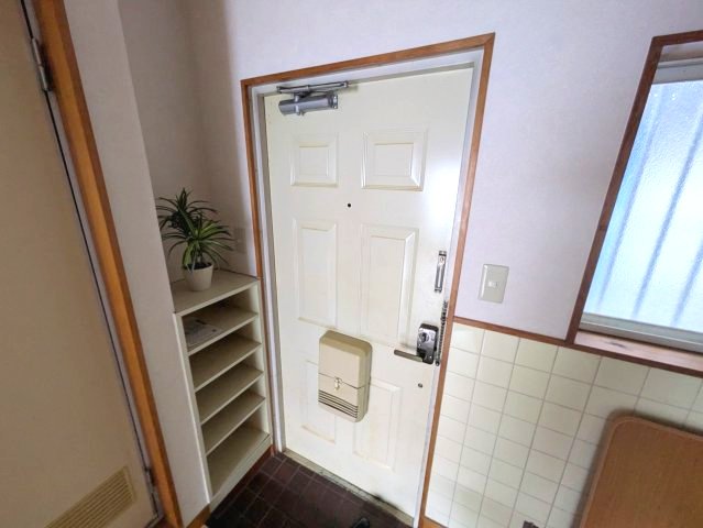 玄関　2025年1月撮影※現況を優先致します。