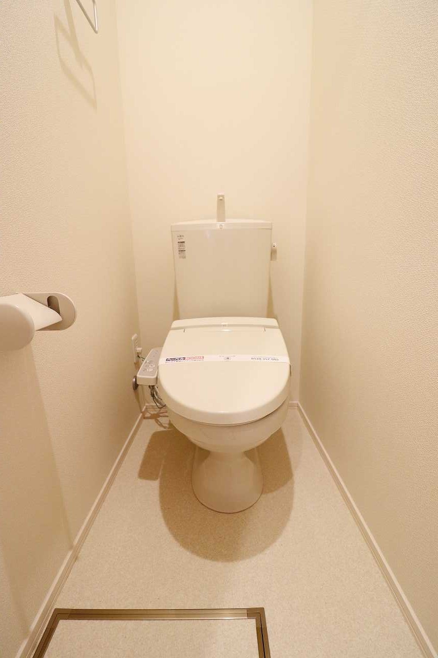 トイレ　※同物件別部屋内装写真