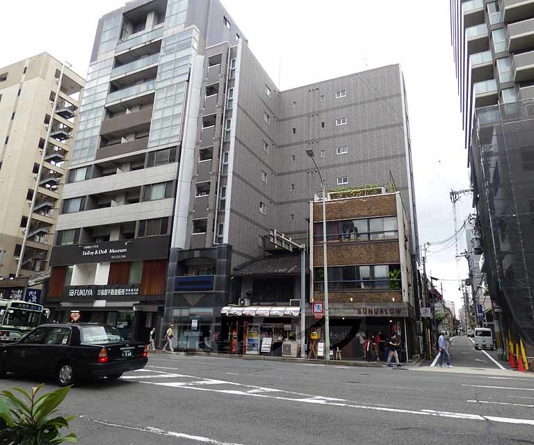 【京都市下京区高野堂町のマンションの建物外観】