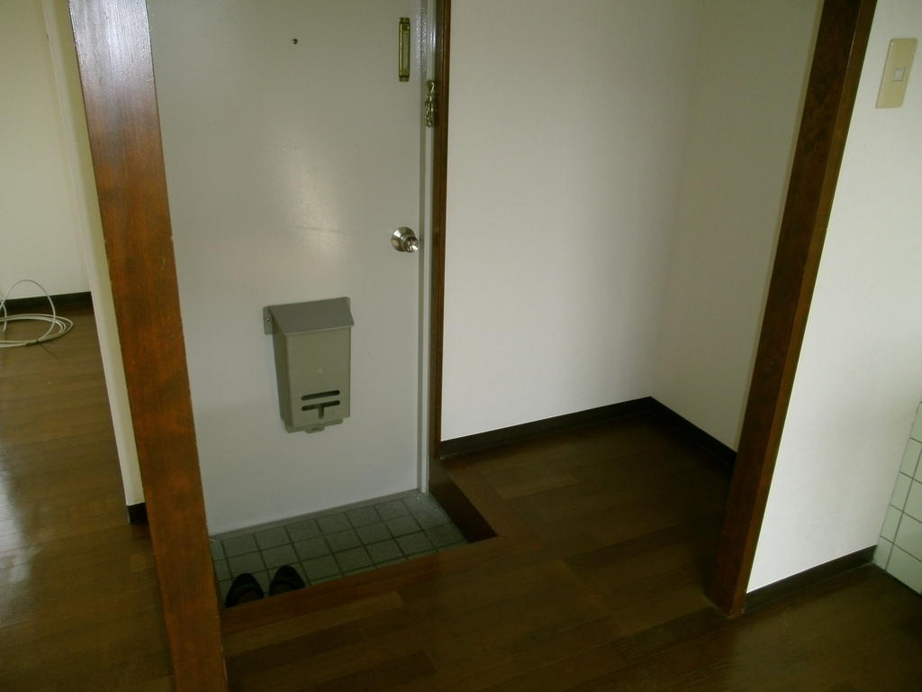 中石マンションの玄関写真