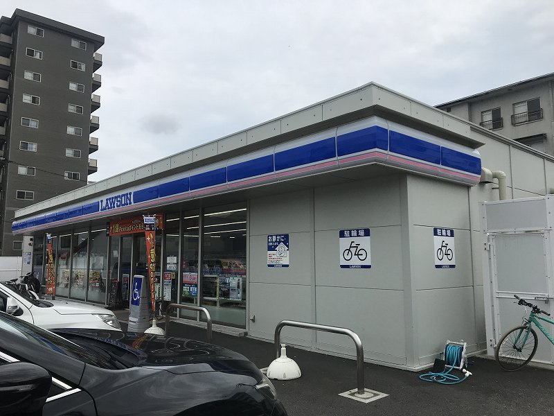 コンビニ　ローソン高知旭町店（コンビニ）まで1390m