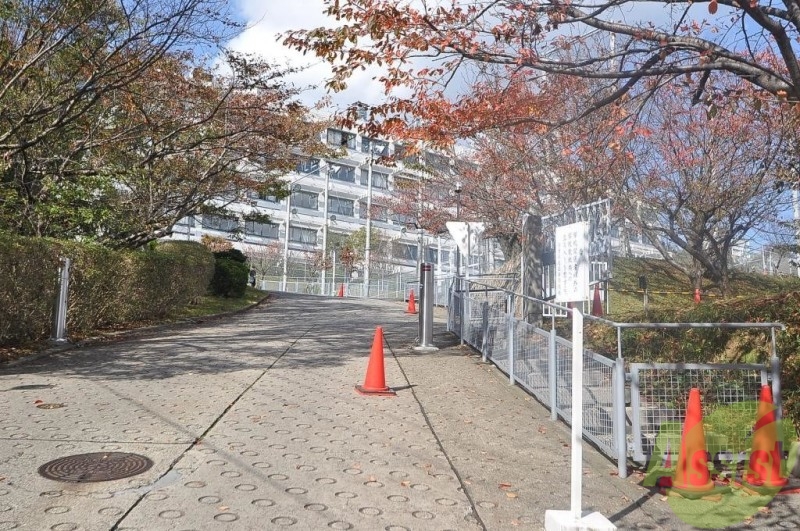 中学校　須磨学園高等学校・中学校（中学校）まで1123m