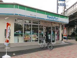 コンビニ　ファミリーマート高島平一丁目店（コンビニ）まで95m