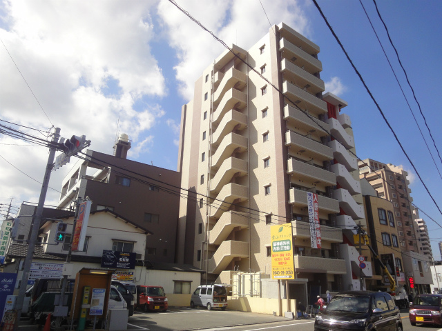 ピンズ赤間駅前の建物外観