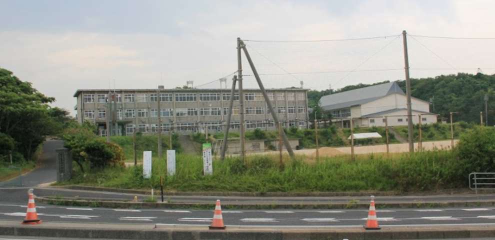 中学校　気高中学校（中学校）まで1267m