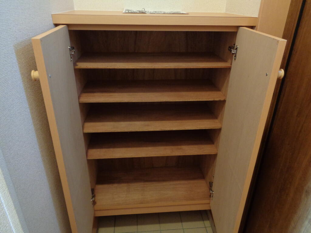 玄関　下駄箱付き玄関