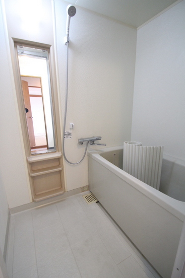 バス・シャワールーム　他号室のお写真です