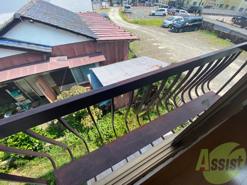 バルコニー　お天気のいい日はバルコニーで洗濯物も干せますよ。