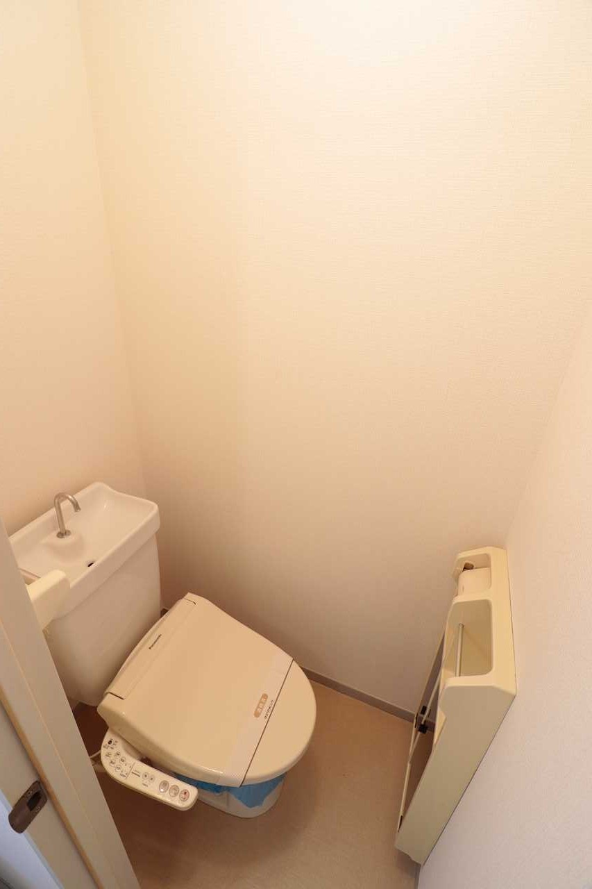 トイレ　※同物件、別部屋になります。