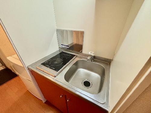 キッチン　設備・仕様は号室により異なる為、現況を優先いたします。