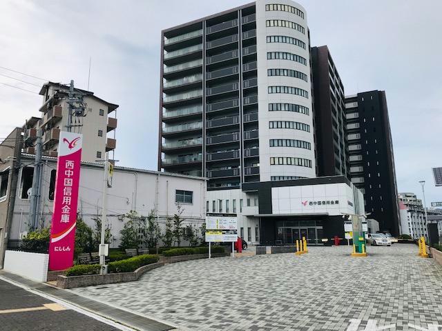 【下関市稗田南町のアパートの銀行】