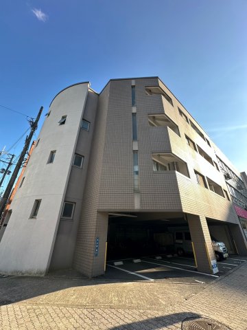 【コンフォート平之町の建物外観】