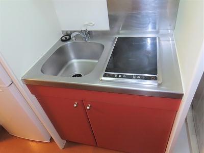 キッチン　2口の電気コンロまたはIHコンロとなります