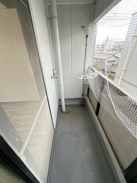 【吹田市内本町のマンションのバルコニー】