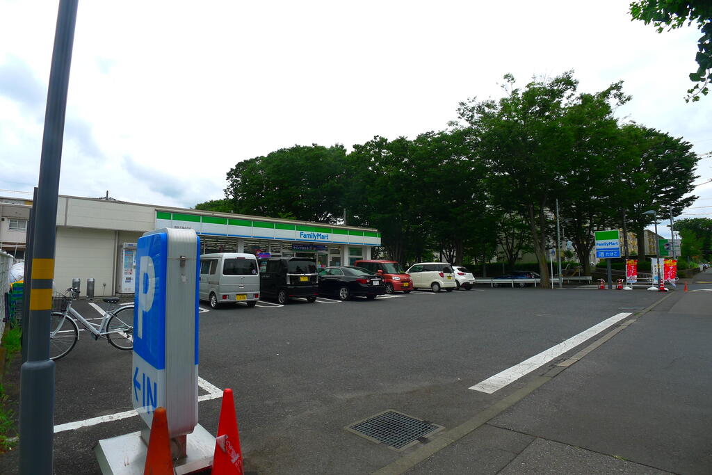 コンビニ　ファミリーマート我孫子湖北台店（コンビニ）まで948m