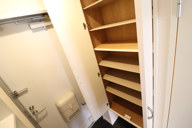 収納　シューズボックス