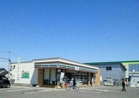 【滝川市東町のアパートのコンビニ】