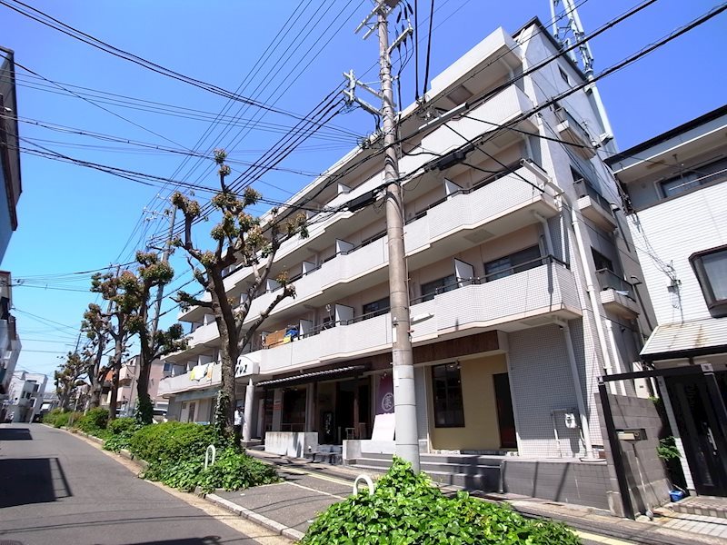 神戸市垂水区城が山のマンションの建物外観