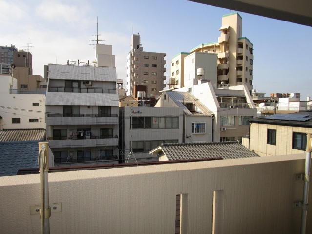 バルコニー　同物件別室です。