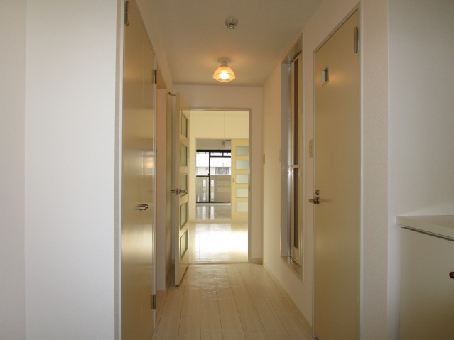 玄関　同物件別室です。
