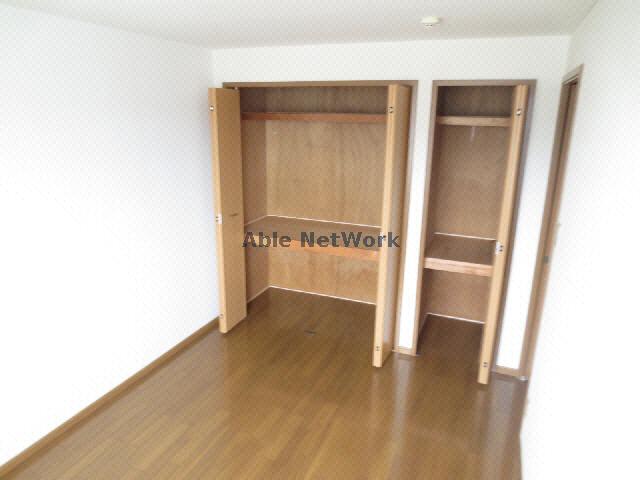 収納　洋室収納