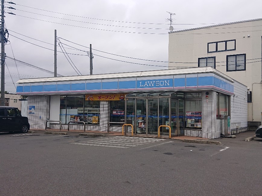 コンビニ　ローソン 青森八ツ橋店（コンビニ）まで737m