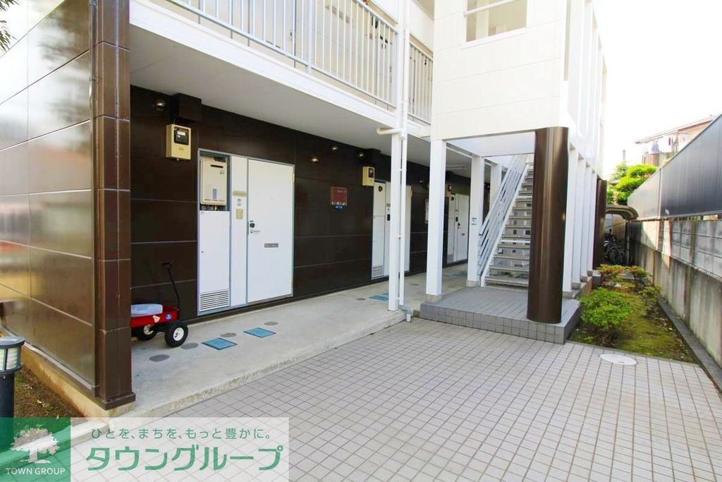 エントランス　★駐輪場完備★