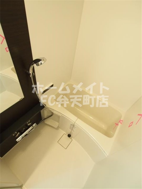 バス・シャワールーム　落ち着いた空間のお風呂です