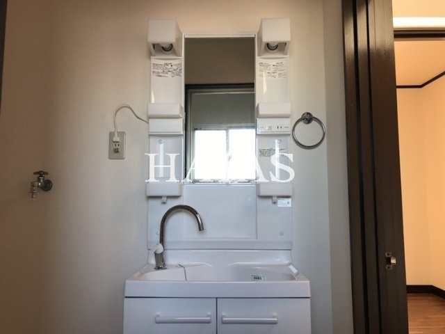 洗面設備　同物件別部屋です。