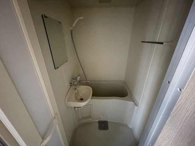 バス・シャワールーム　浴室です♪