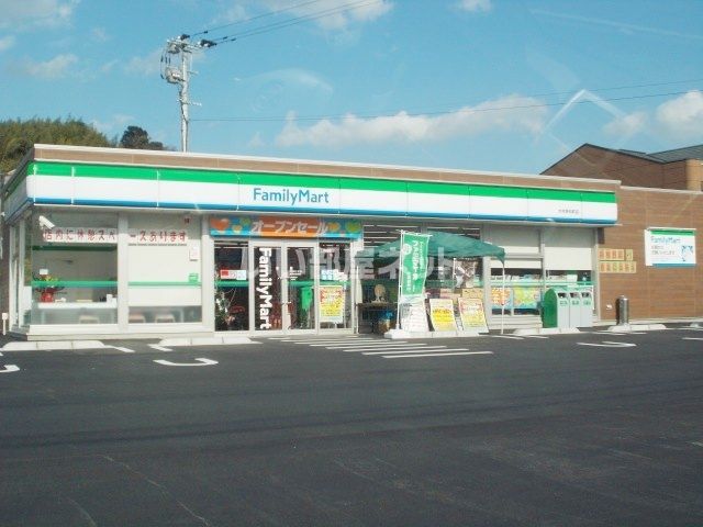 コンビニ　ファミリーマート 大村岩松町店（コンビニ）まで1958m