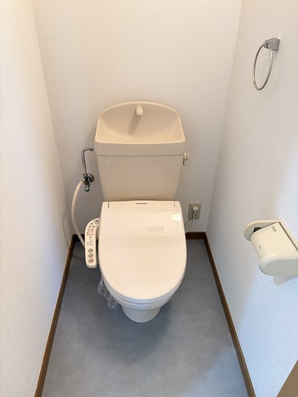 トイレ　※別部屋の写真です