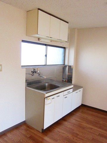 キッチン　♪小窓の付いた明るいキッチン♪