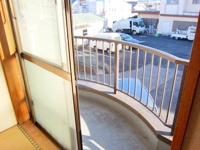 その他設備　♪お布団を難なく干せる大きなバルコニー♪