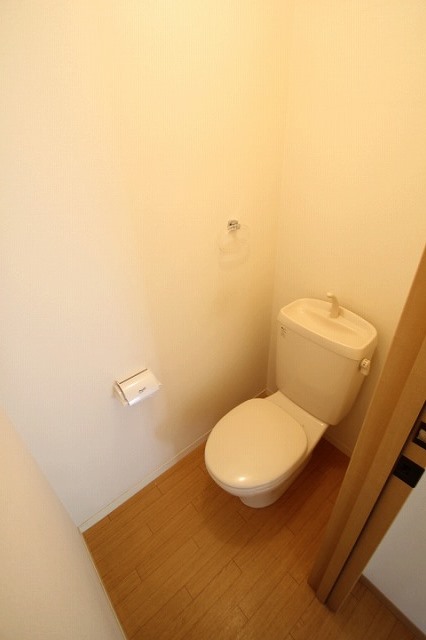トイレ　別号室の写真です