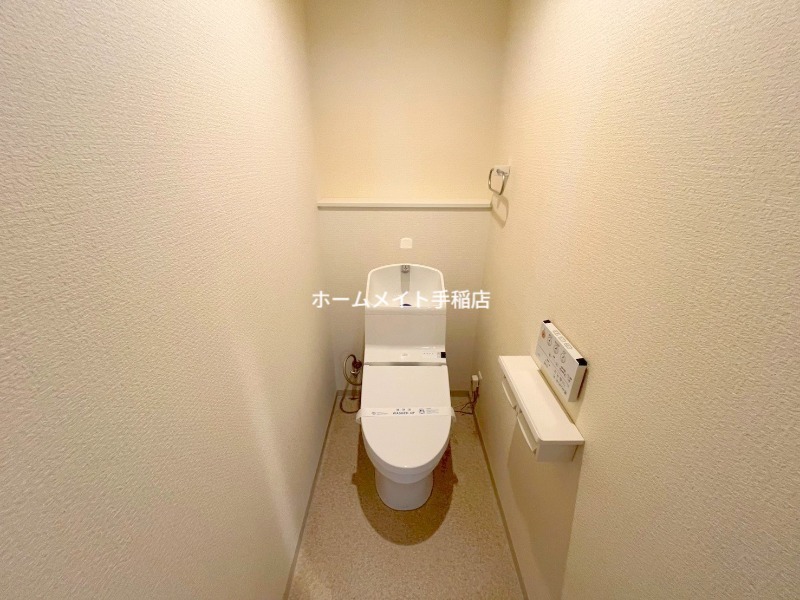 トイレ　温水洗浄便座です♪