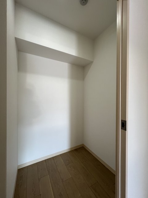 収納　同物件別号室の写真です。