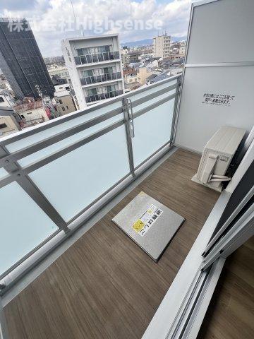 バルコニー　開放的で明るい空間を演出してくれるバルコニーです