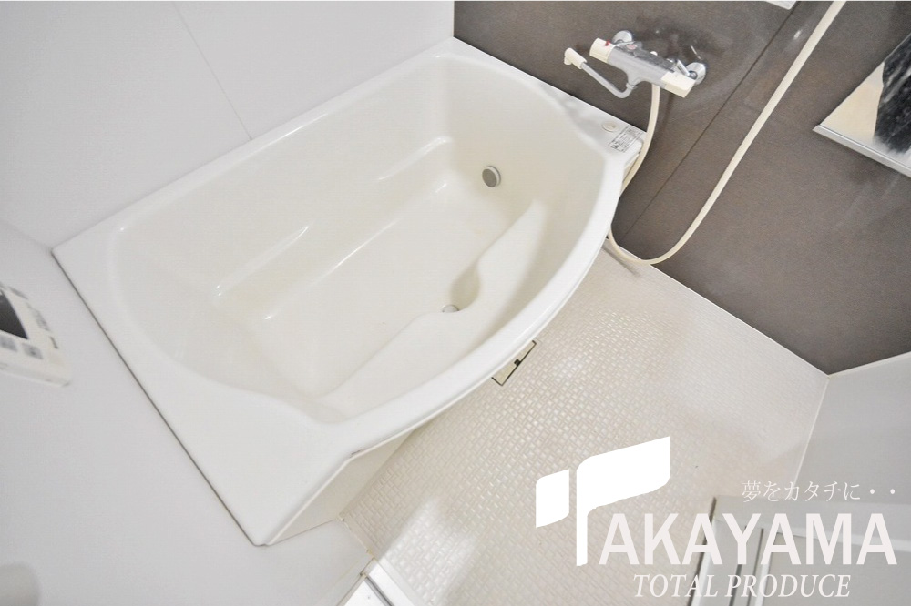 キッチン　バス、たまご型の広さのあるバスタブ★