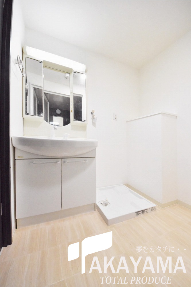 居室・リビング　洗面スペース、シャンプードレッサーで収納スペースつきです★