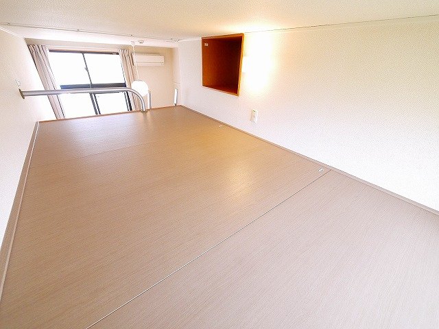 その他部屋・スペース　落ち着いて過ごせるお部屋なので、寝室にいかがでしょうか