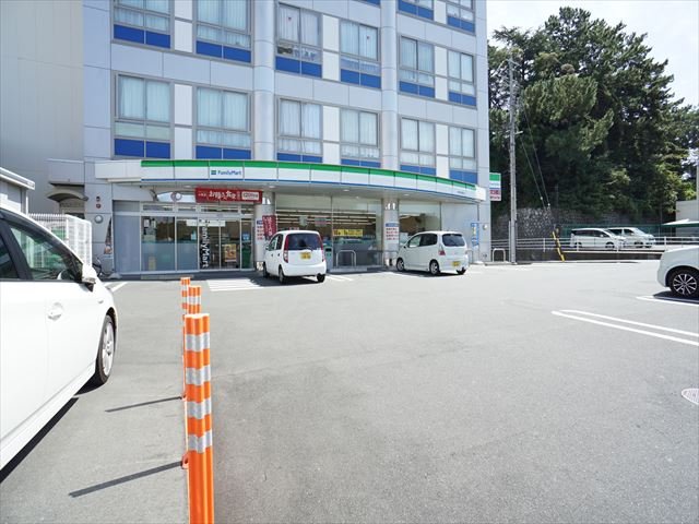 コンビニ　ファミリーマート　浜松城公園前店（コンビニ）まで155m